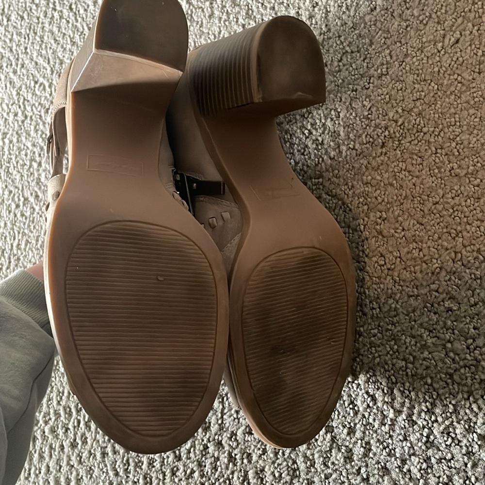 Open Toed Heeled Booties - Picture 7 of 7